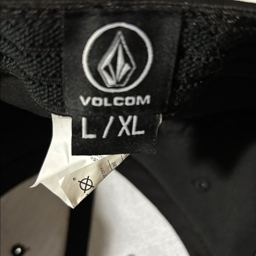 NWOT Volcom cap - Picture 4 of 4